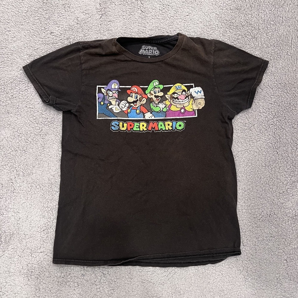 Super Mario Shirt Mens Small Black Short Sleeve Pullover Nintendo Graphic Tee‎